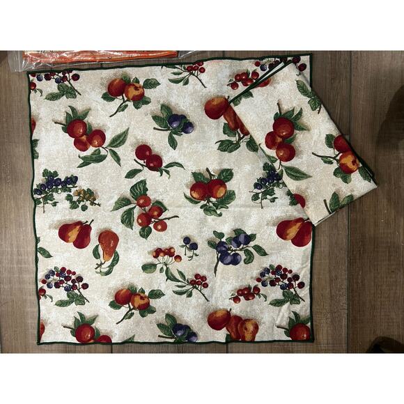 LONGABERGER Fruit Medley NAPKINS Set Of 2 Fabric Square NEW - Picture 1 of 1